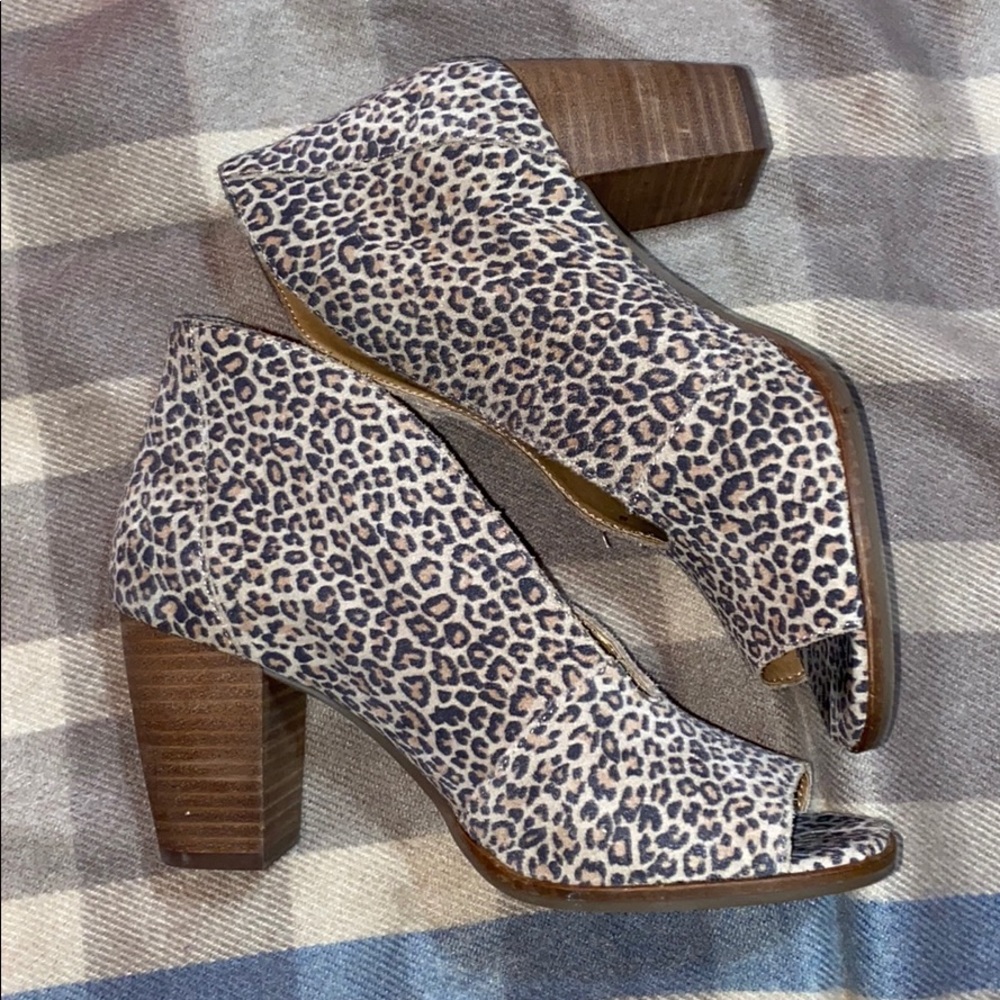 LUCKY BRAND LEOPARD PEEP TOE BOOTIES